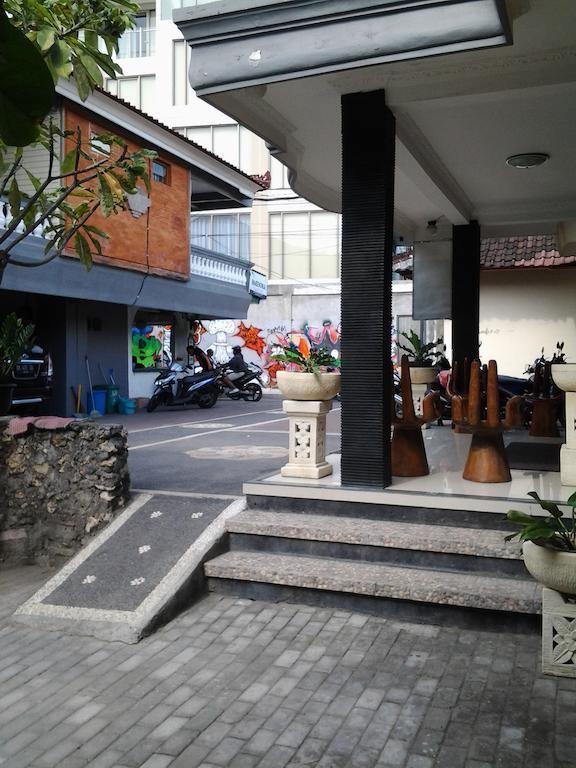 Mahendra Beach Inn Kuta Lombok Extérieur photo
