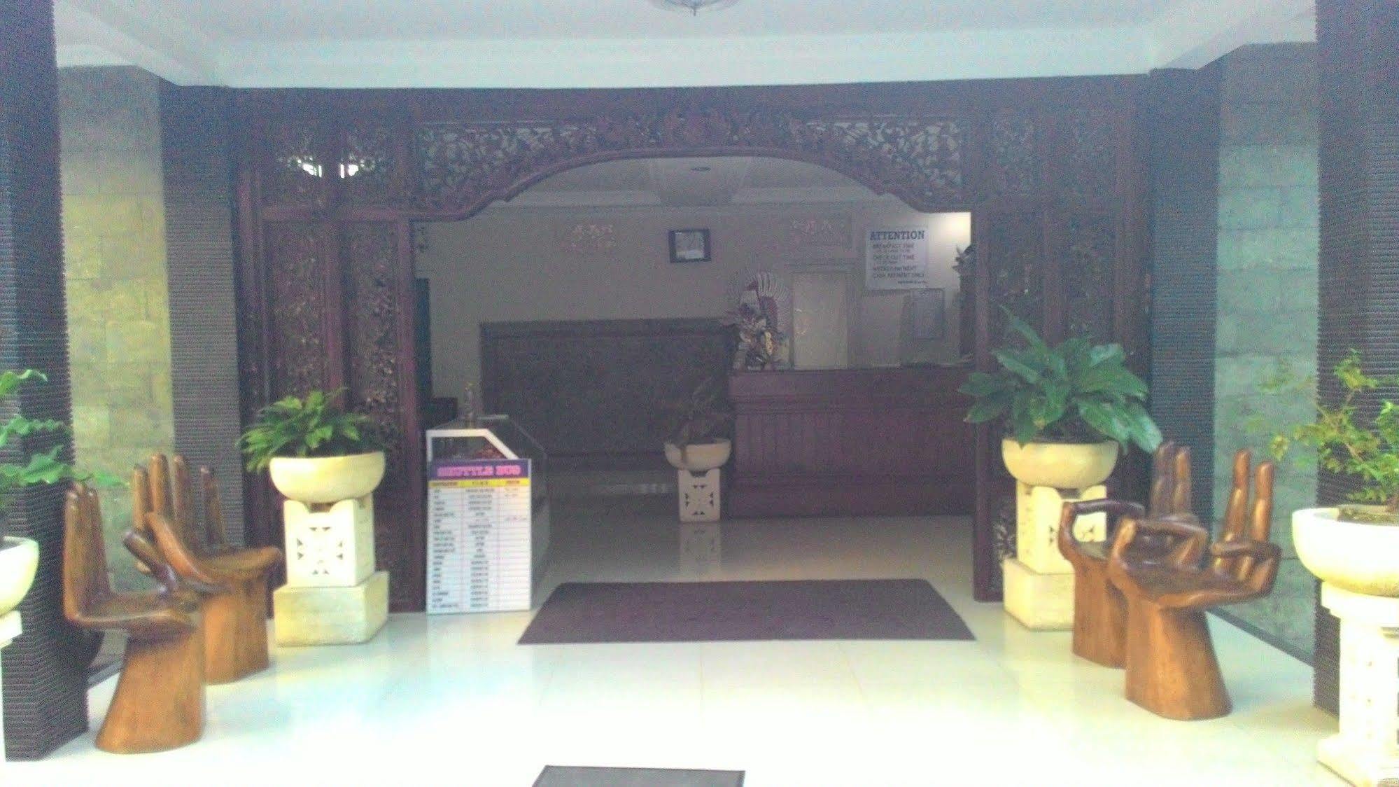 Mahendra Beach Inn Kuta Lombok Extérieur photo