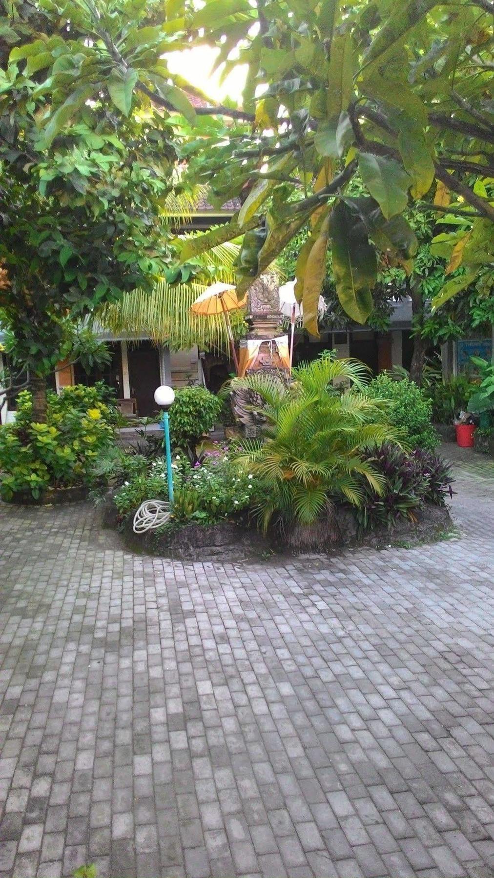 Mahendra Beach Inn Kuta Lombok Extérieur photo